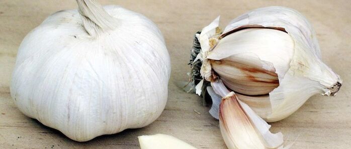 Eating garlic helps repel insects